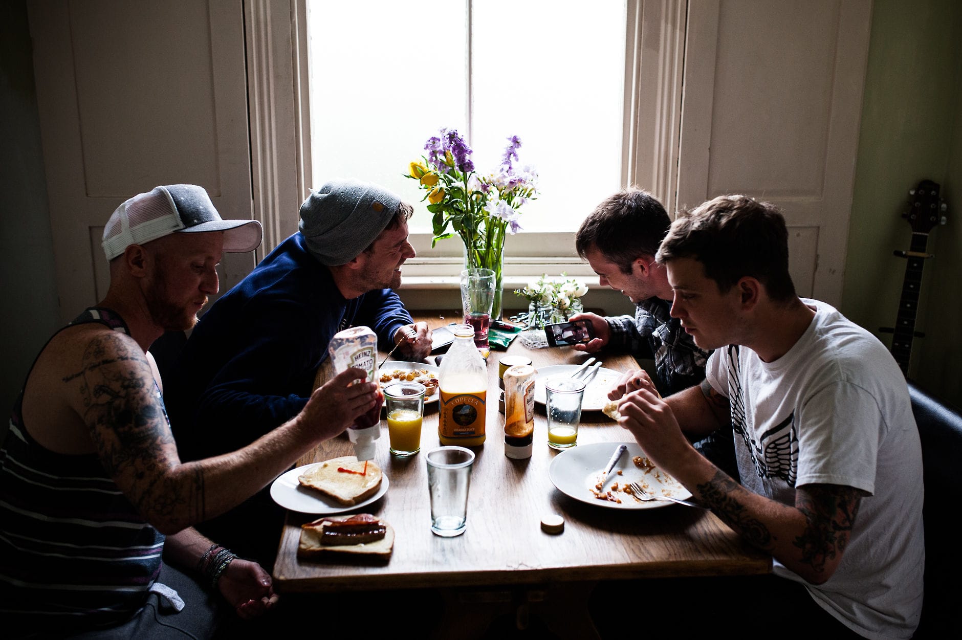 groom breakfast before wedding