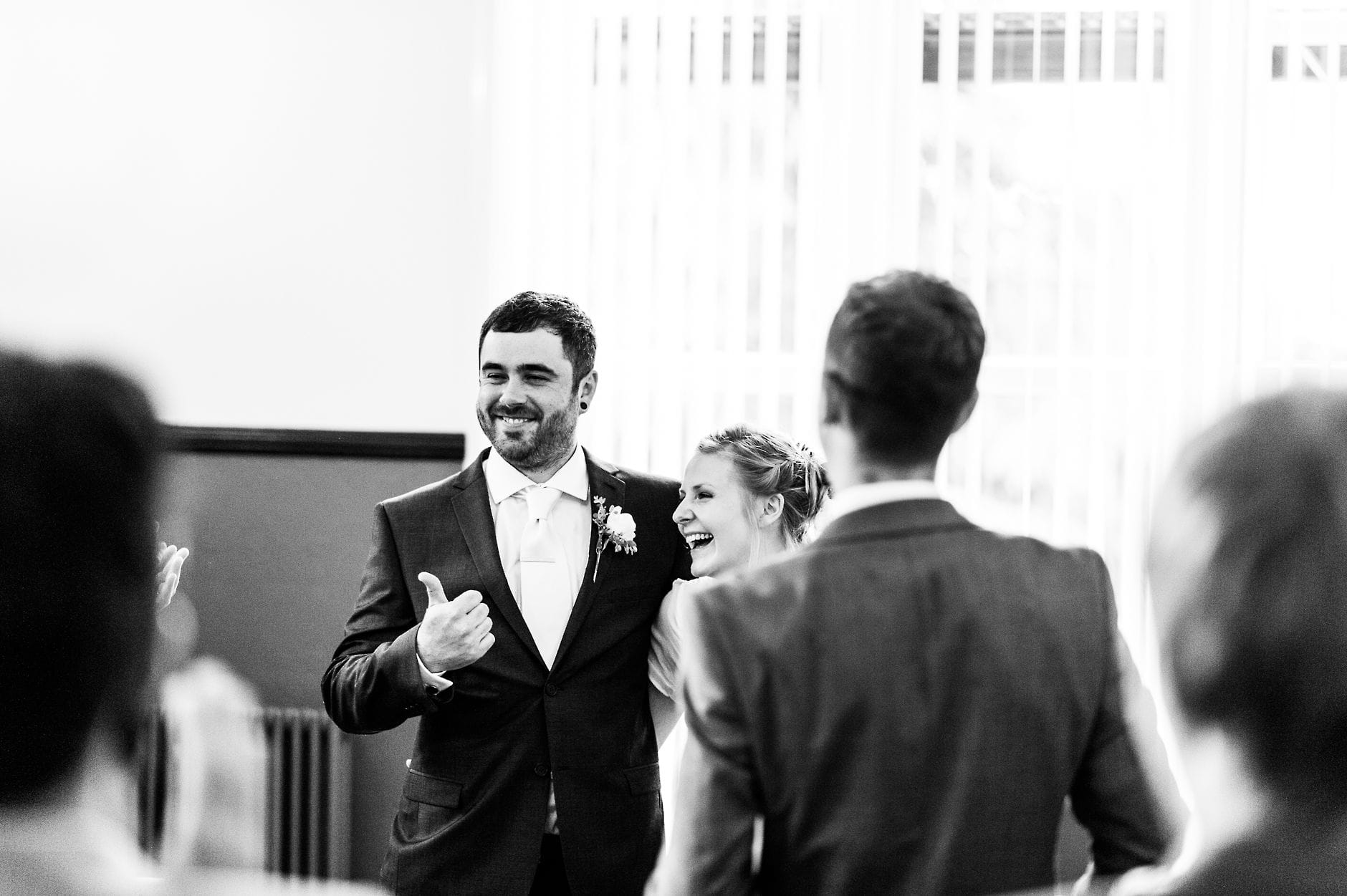 groom thumbs up