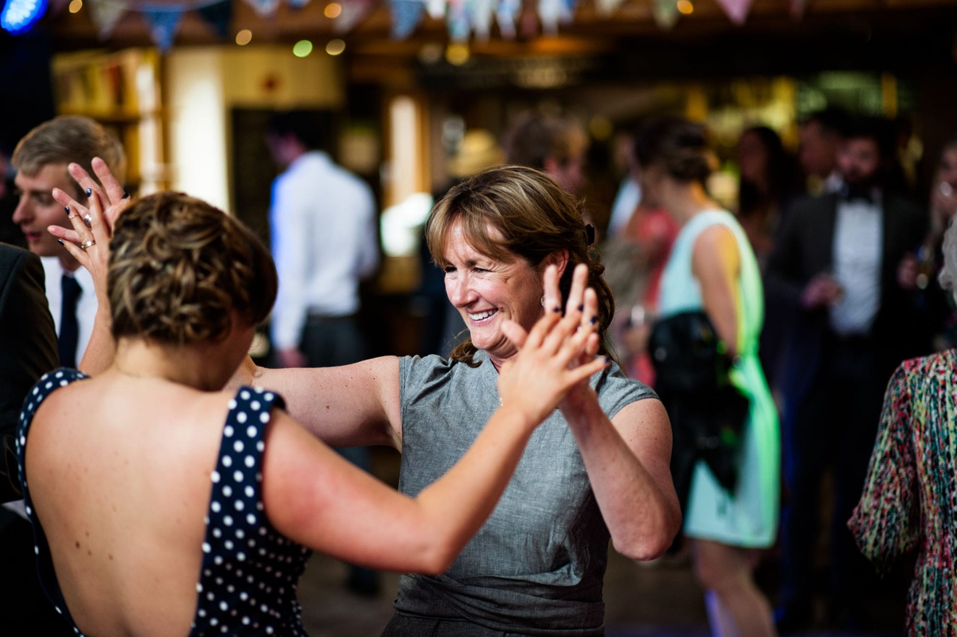 wedding guests dancing
