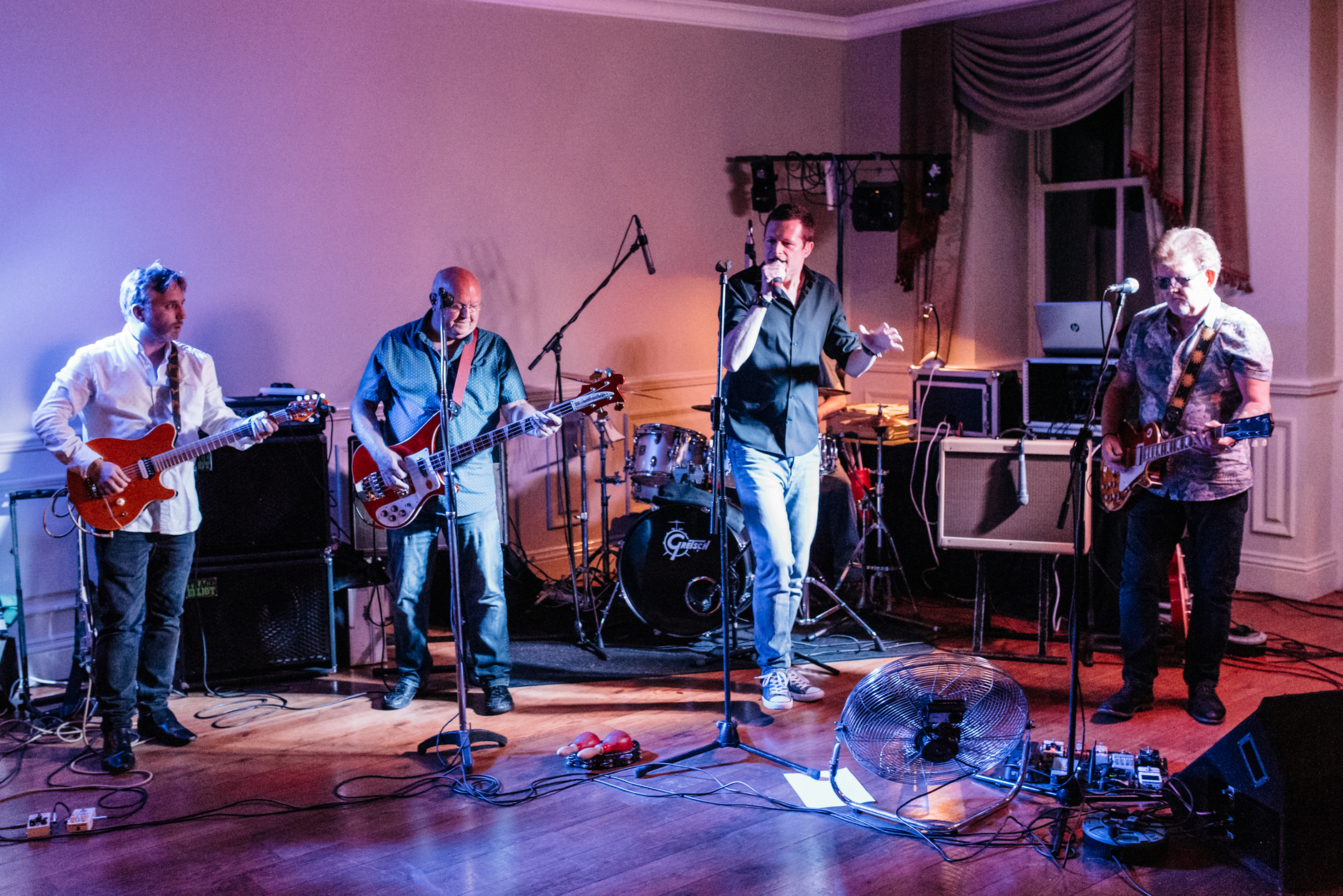 five piece wedding band start their set