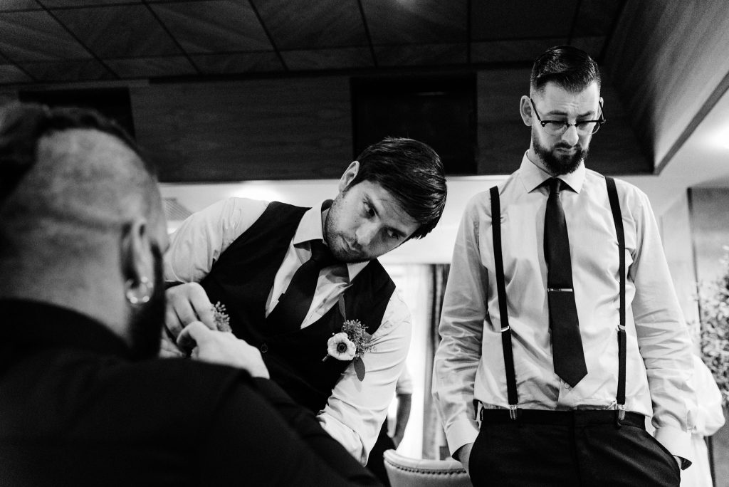 groomsmen getting ready
