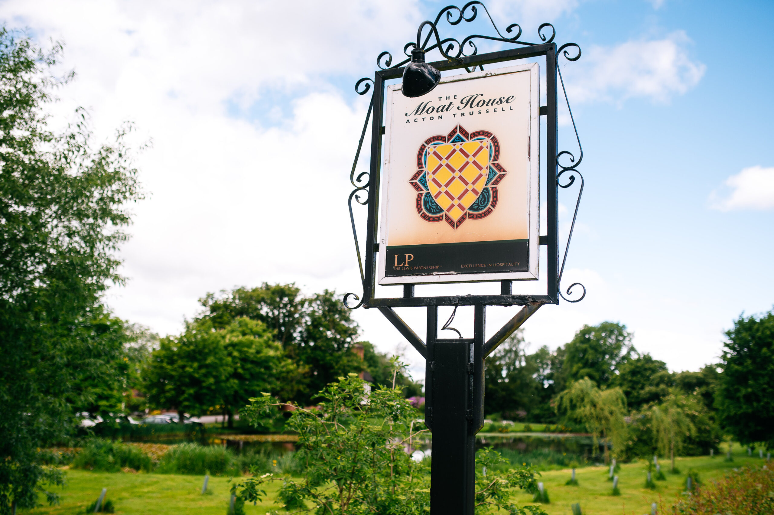 moat house sign
