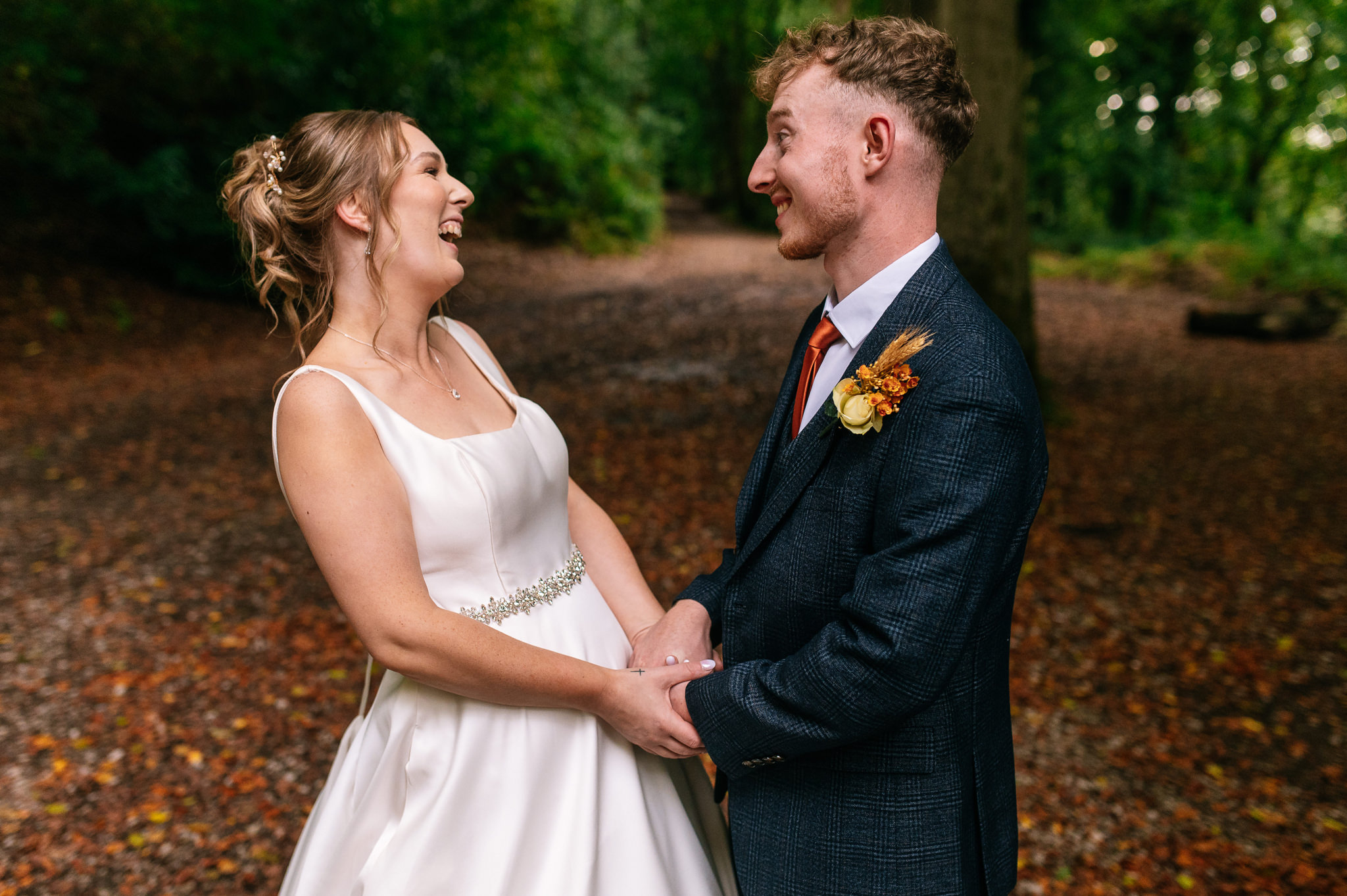 relaxed woodland wedding portraits